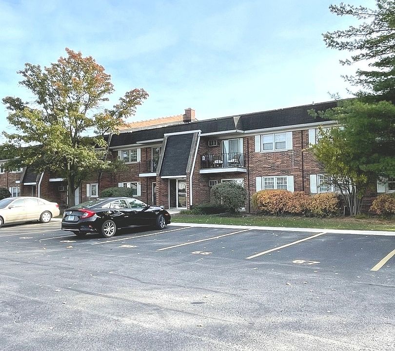 1st image of 2415 Ogden Ave APT 8