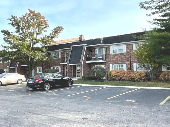 2415 Ogden Ave APT 8, Downers Grove, IL 60515