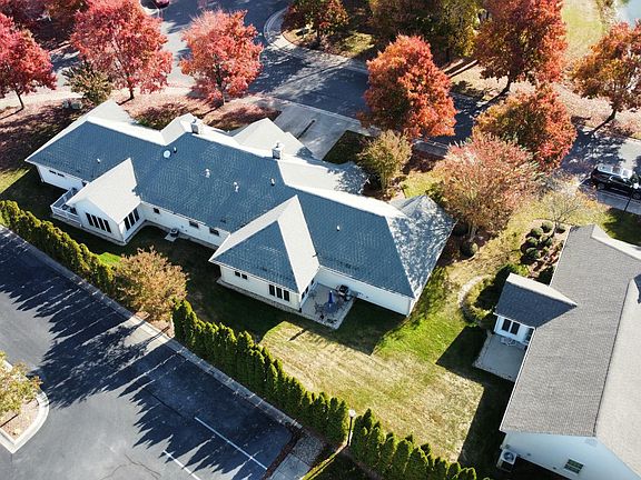 4th image of 7 Elderberry St #43