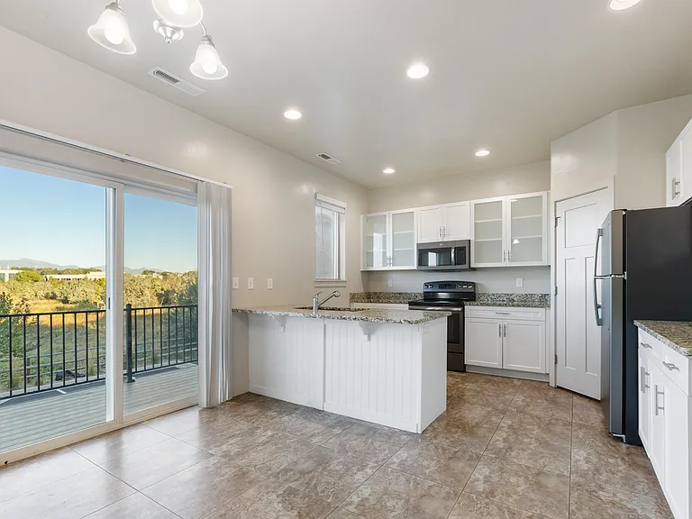 South Ridge Apartments — Photo 34
