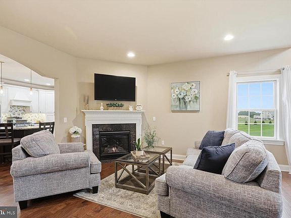 4th image of 127 Anna Ln