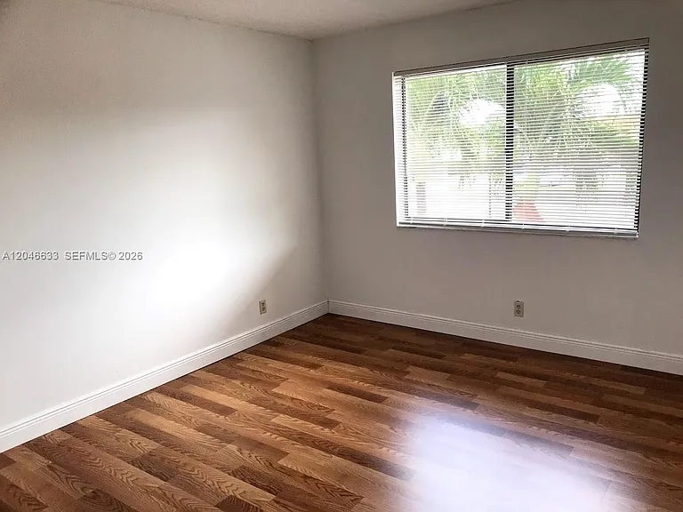369 Lakeview Dr #203 — Photo 4