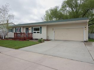 708 8th Ave W, West Fargo, ND 58078