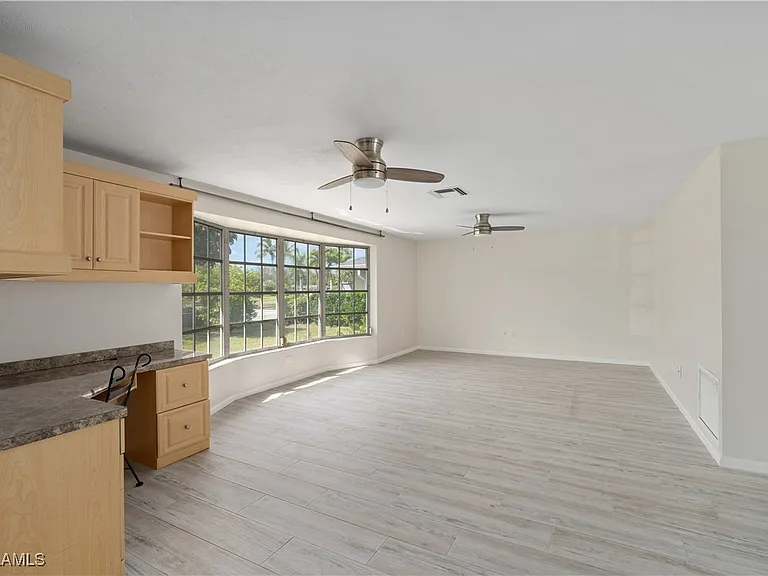 1411 Whiskey Creek Dr — Photo 8