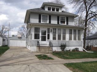 806 W Cherry St, Cherokee, IA 51012