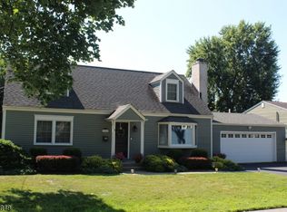 302 Hamilton Dr, Hackettstown, NJ 07840