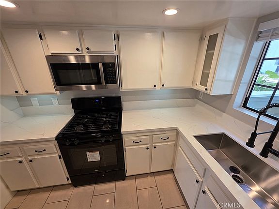 5th image of 6545 Reseda Blvd