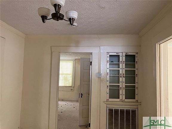 5th image of 185 S Lanier Street