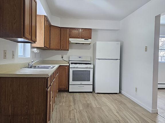 4th image of 14 Montross St #3