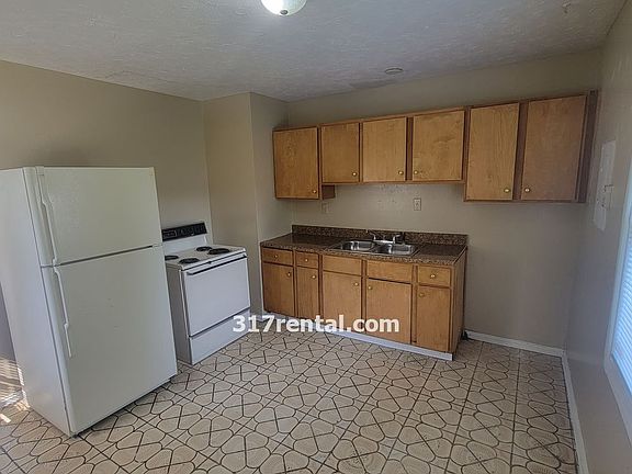 2nd image of 4811 Katherine Dr