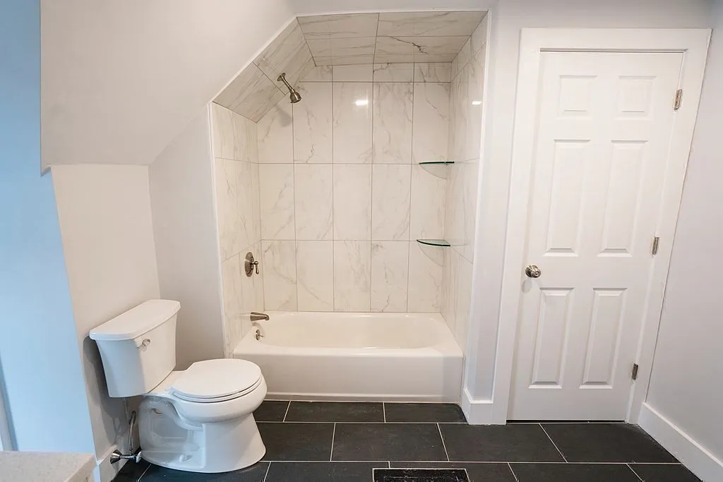 2 bed, 1100 sqft, $2,400 — Photo 4