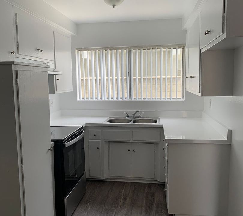 1st image of 103 N Irena Ave #3