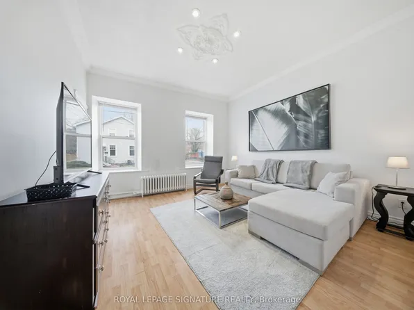 209 Hunter St E, Hamilton, ON