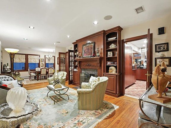 2nd image of 435 Park Ave