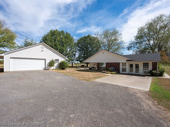 3rd image of 2108 N River Rd