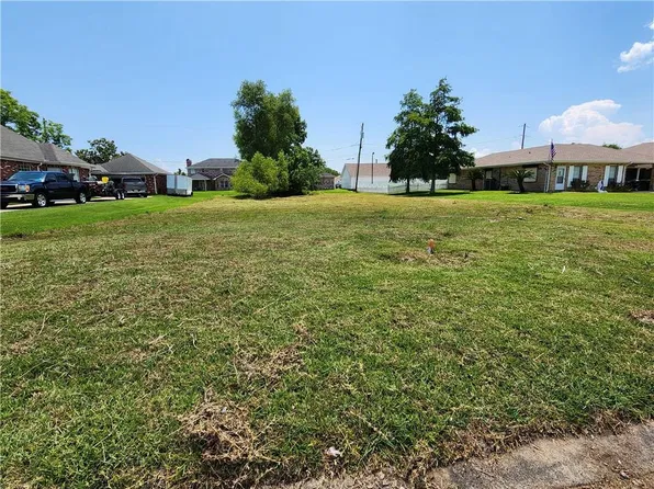 97 Surrey Dr, La Place, LA 70068
