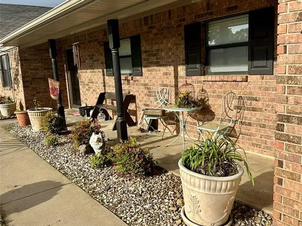 221 Sooner Rd, Holdenville, OK 74848