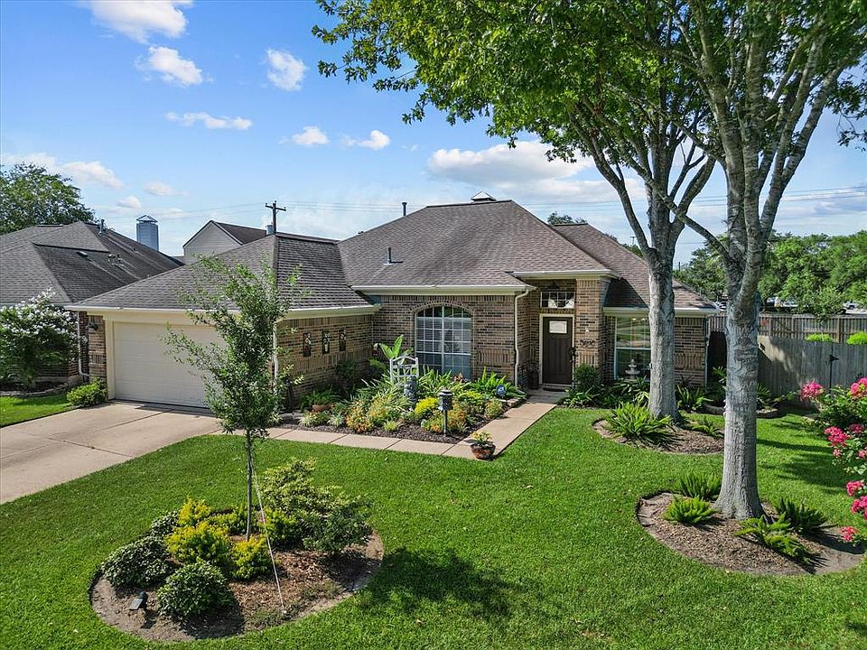 1st image of 118 Mccarron Court