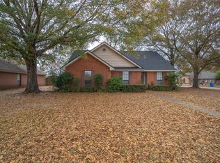 1923 Tara Dr, Prattville, AL 36066