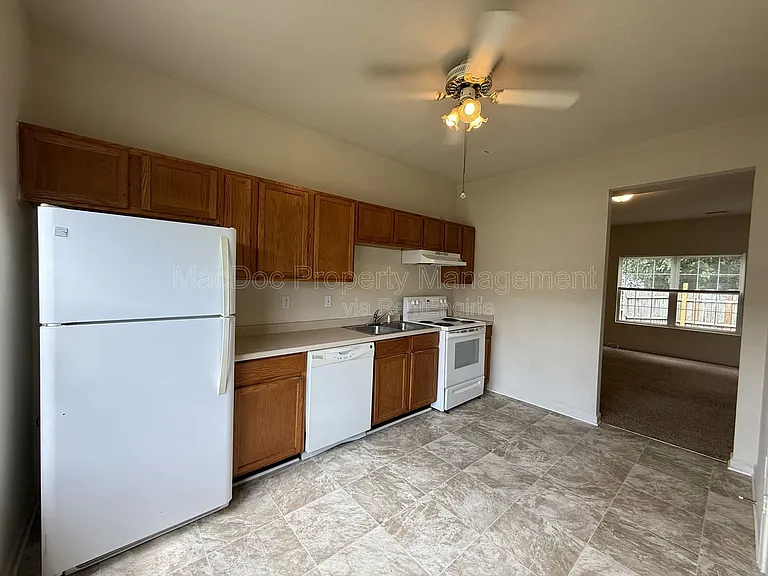 11009 Bevin Dr — Photo 6