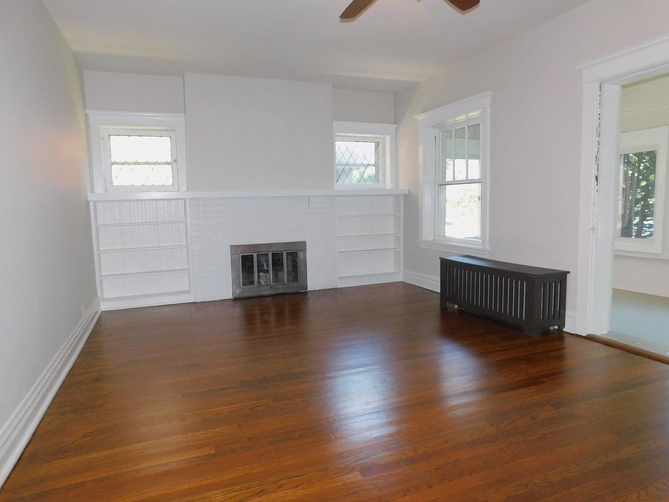 1st image of 820 Hinman Ave APT 1