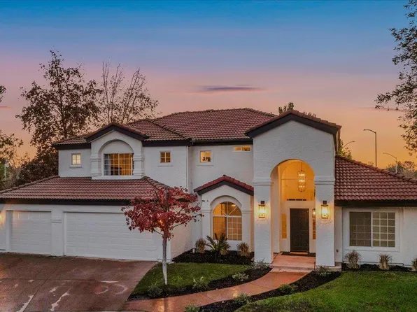 9851 N Cascade Dr, Fresno, CA 93730