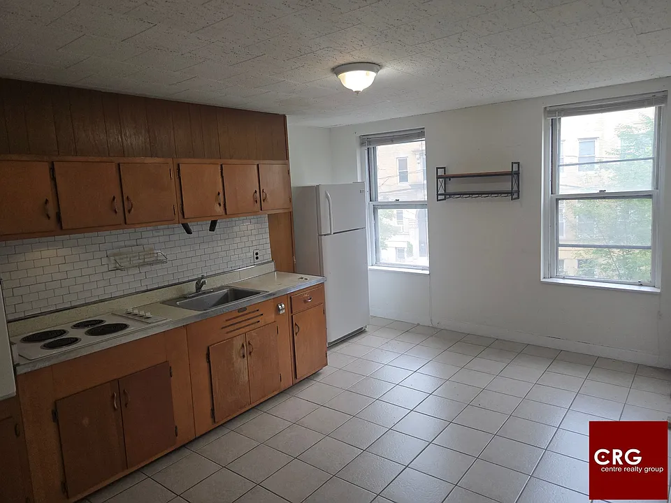 198 Saint Paul St #4
