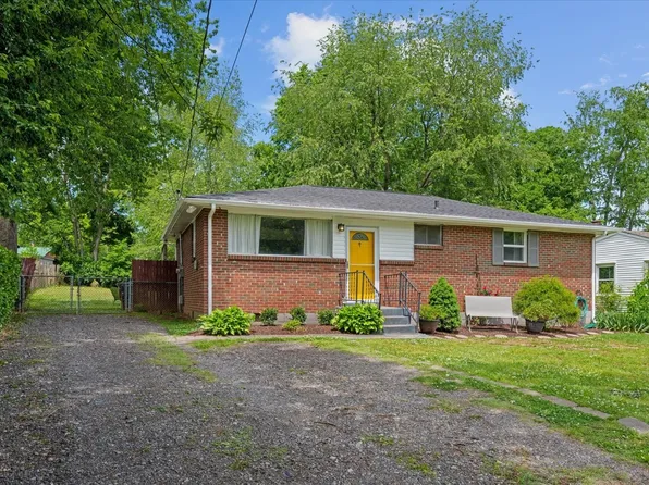 2920 Twin Lawn Dr, Nashville, TN 37214