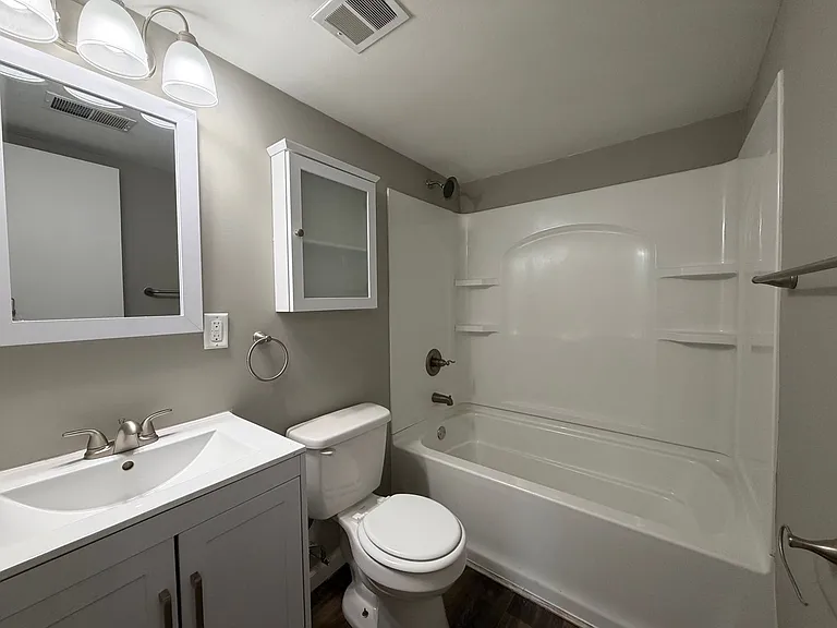 907 Georgian Dr — Photo 8