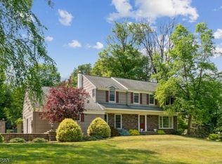 33 Oriole Ln, Branchburg, NJ 08876