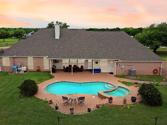 2nd image of 1596 Ranch House Rd