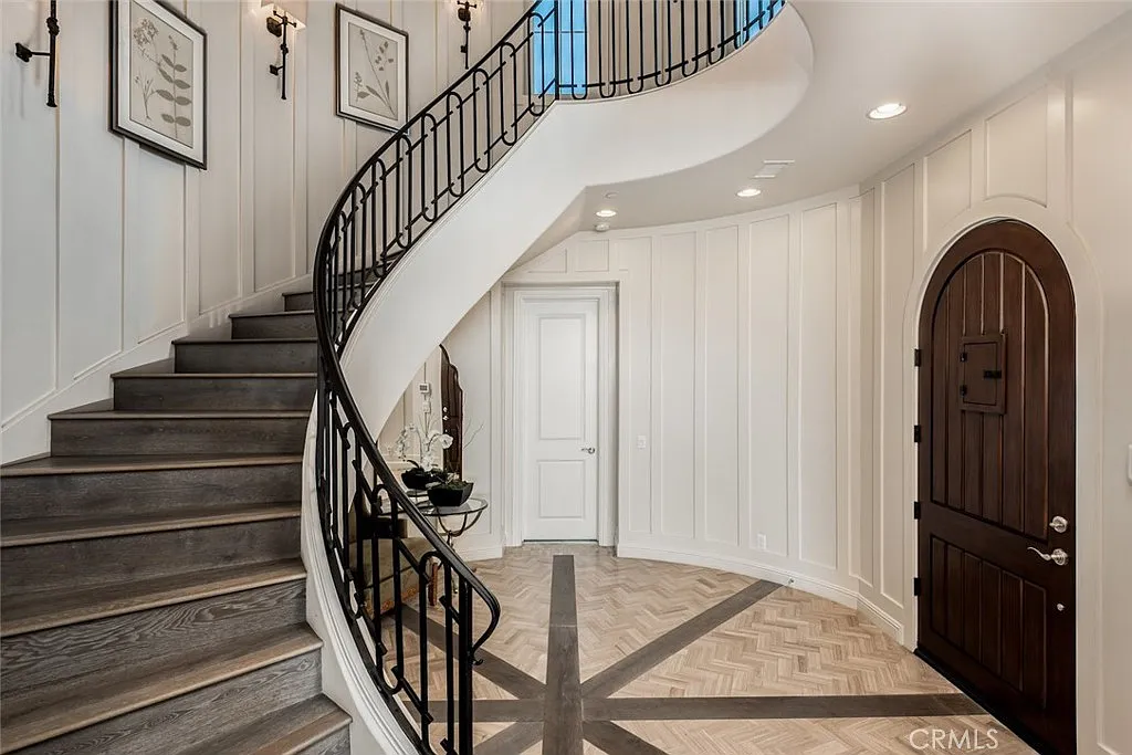 5 bed, 5.5 bath, 4055 sqft, $12,000 — Photo 3