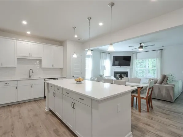 197 Witter Way, Woodstock, GA 30188