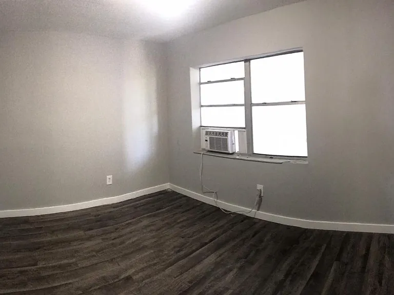 St George Apartments — Photo 46