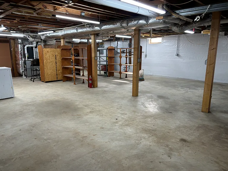 111 Clement Dr — Photo 44