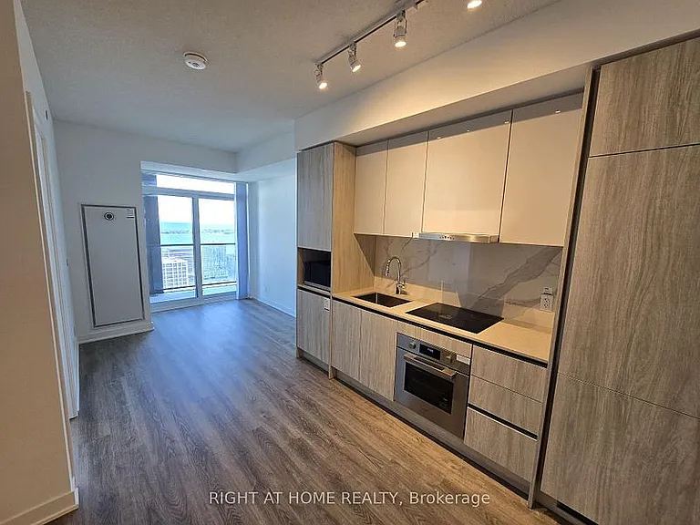 180 Front St E #4209 — Photo 19