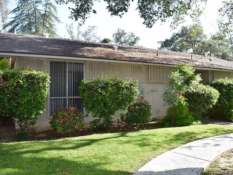Ojai Gardens Apartments (Resort Apartments L.L.C.) — Photo 7
