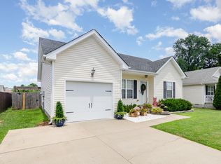 693 Sly Fox Dr, Clarksville, TN 37040