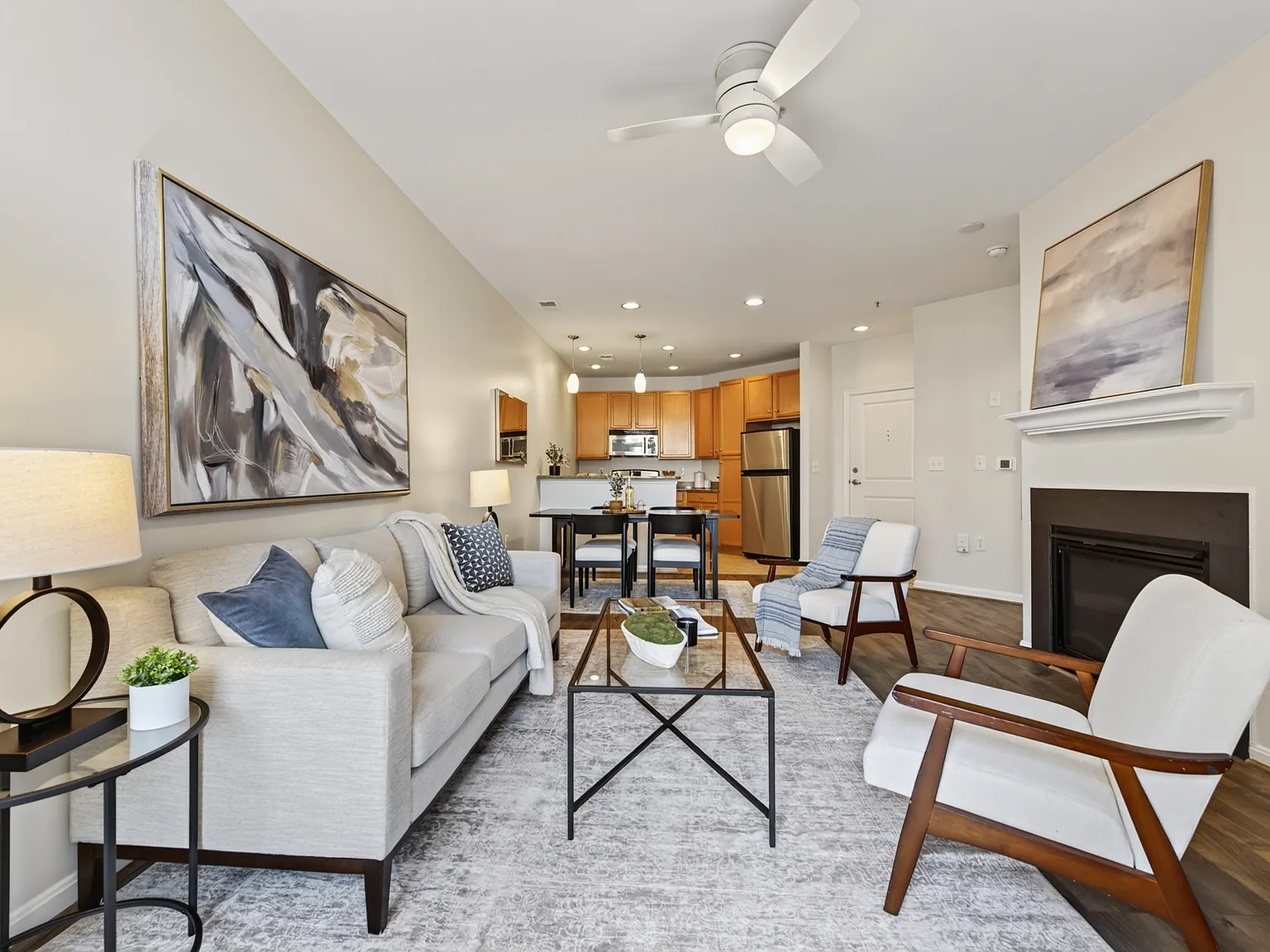 1 bed, 704 sqft, $2,000 — Photo 2