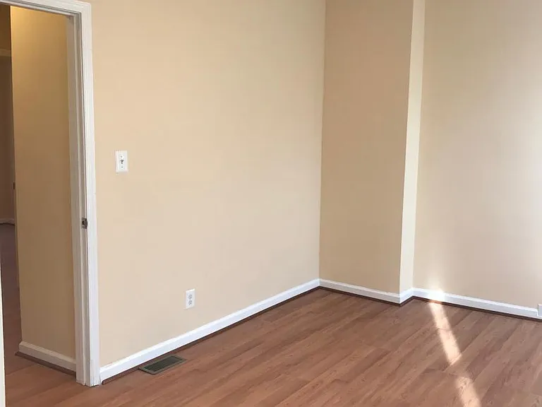 2922 Grantley Ave — Photo 7