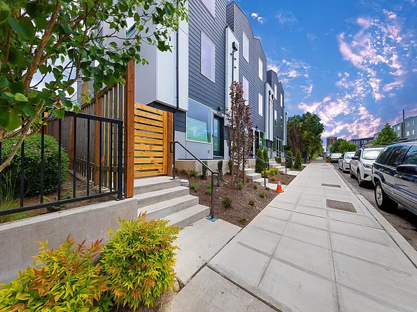 5244A Brooklyn Ave NE, Seattle, WA 98105
