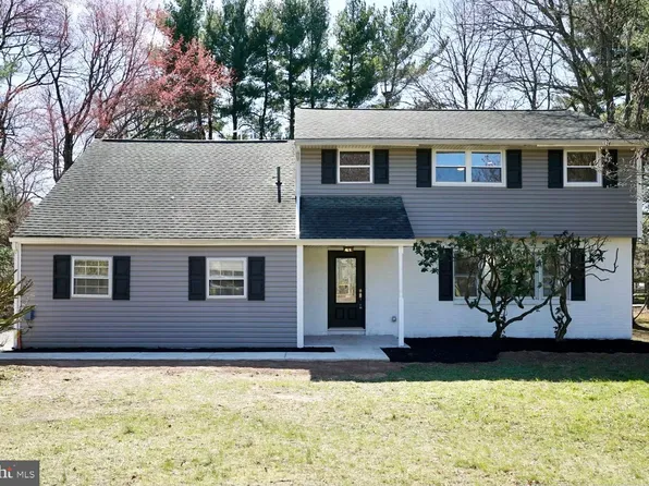 103 Sassafras Dr, North Wales, PA 19454