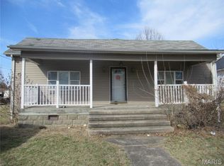 315 S Main St, Sandoval, IL 62882