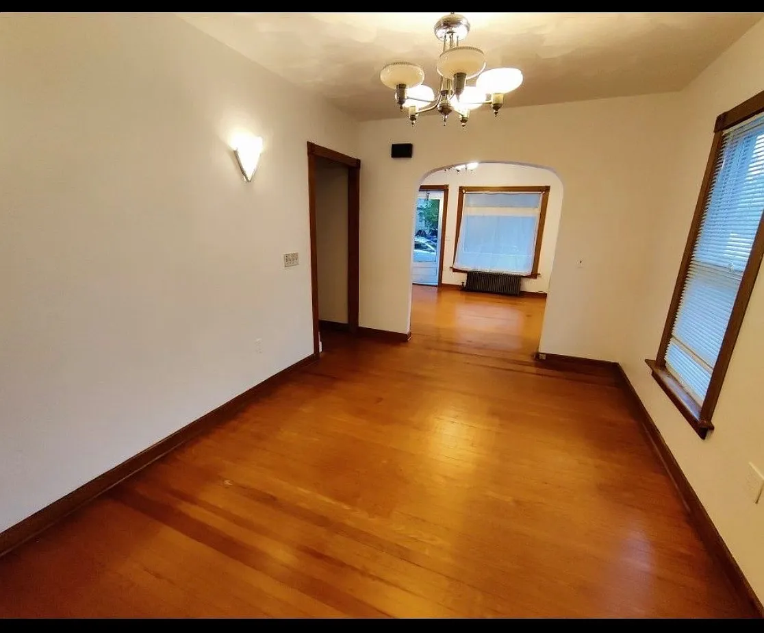 1 bed, 1200 sqft, $570 — Photo 1