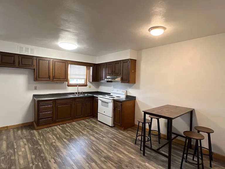 Kitchen / Dining