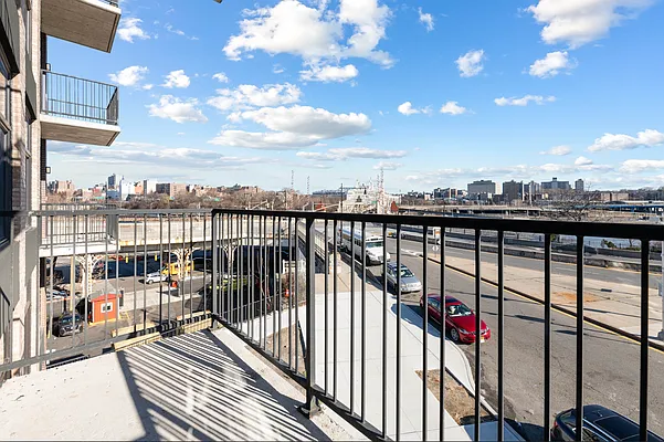 Rented by REAL New York | media 18