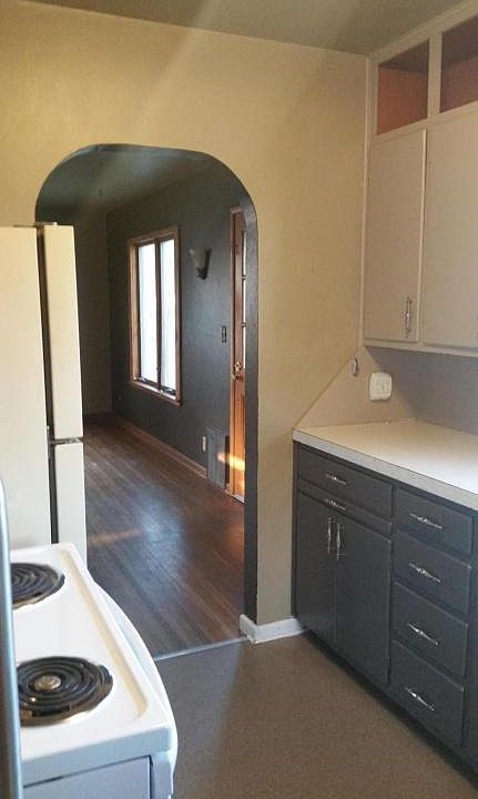 2nd image of 202 1st Ave