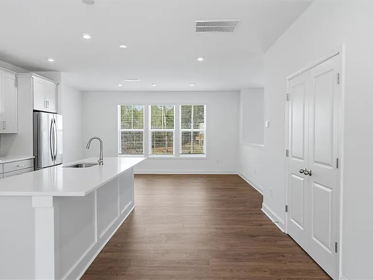 376 Sunset Hollow St — Photo 13