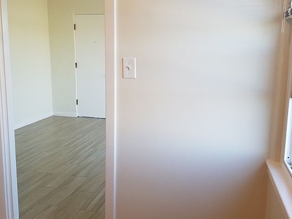 4th image of 1229 S B St APT 7