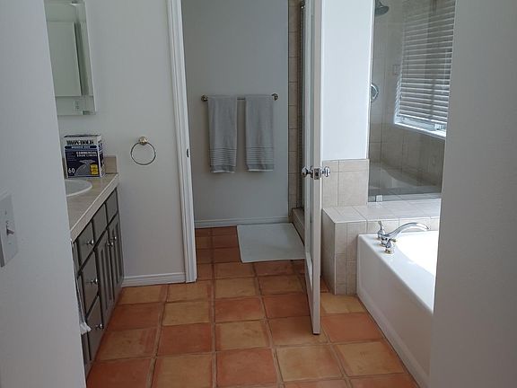 4th image of 6022 Evenhaim Ln